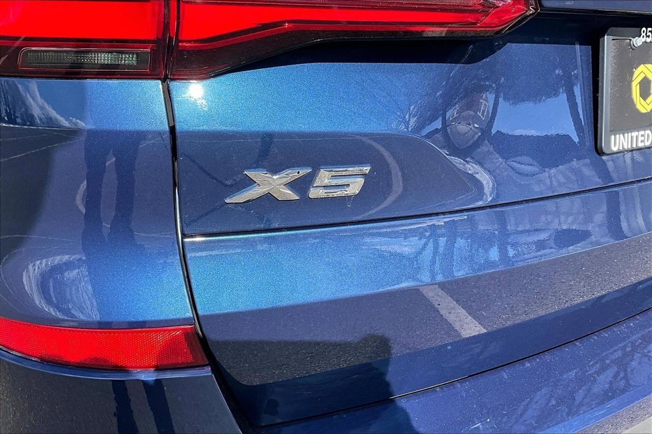 Used 2019 BMW X5 xDrive40i w/ M Sport Package image 24