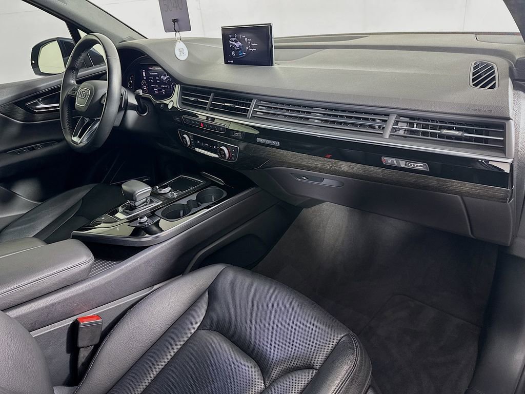 Used 2019 Audi Q7 3.0T Prestige w/ Prestige Package AWD/4WD image 38