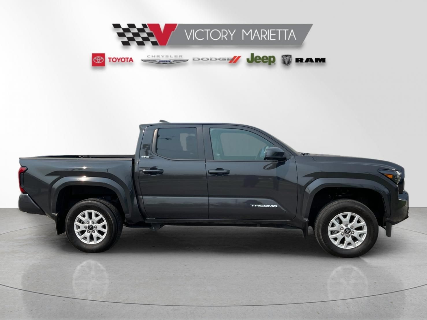 Used 2024 Toyota Tacoma SR5 AWD/4WD image 6