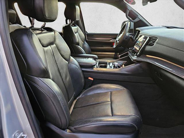 Used 2022 Jeep Wagoneer Series II AWD/4WD image 16
