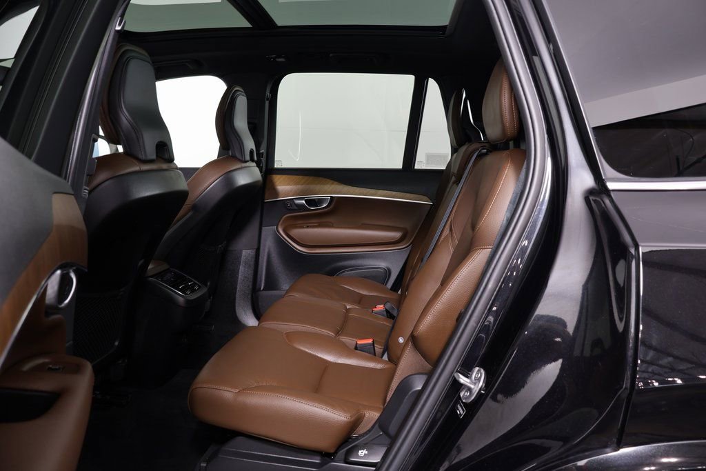 Used 2023 Volvo XC90 B5 Plus w/ Protection Package Premier AWD/4WD image 11