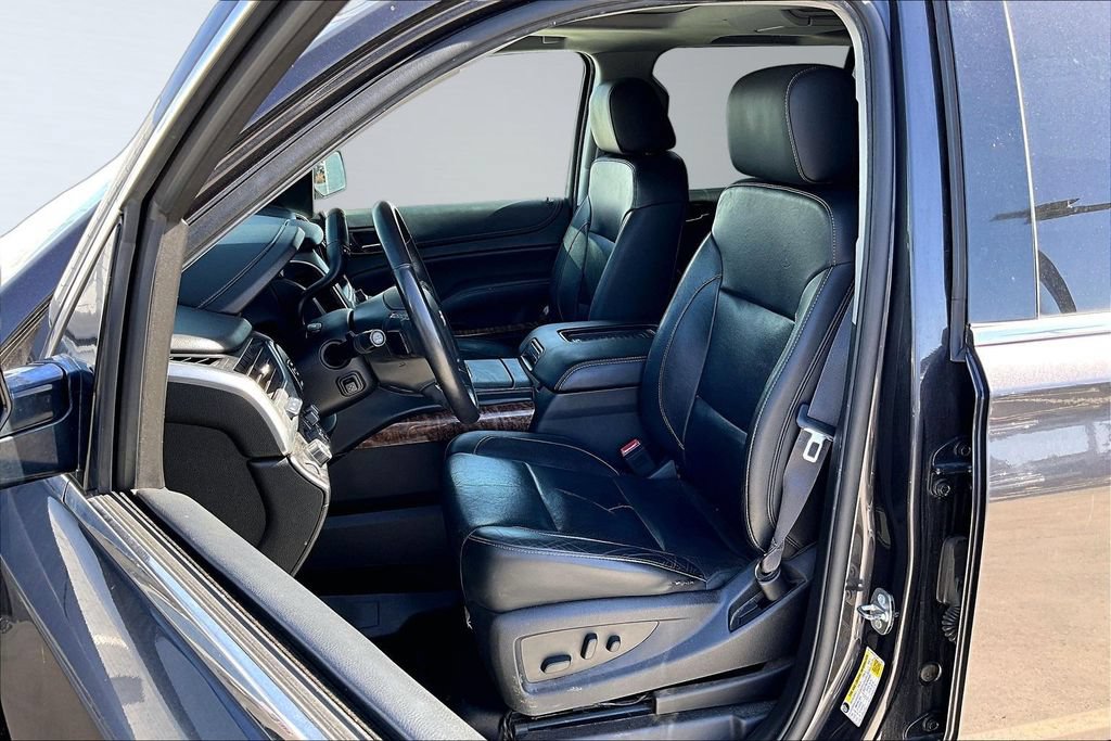 Used 2017 Chevrolet Suburban Premier AWD/4WD image 3