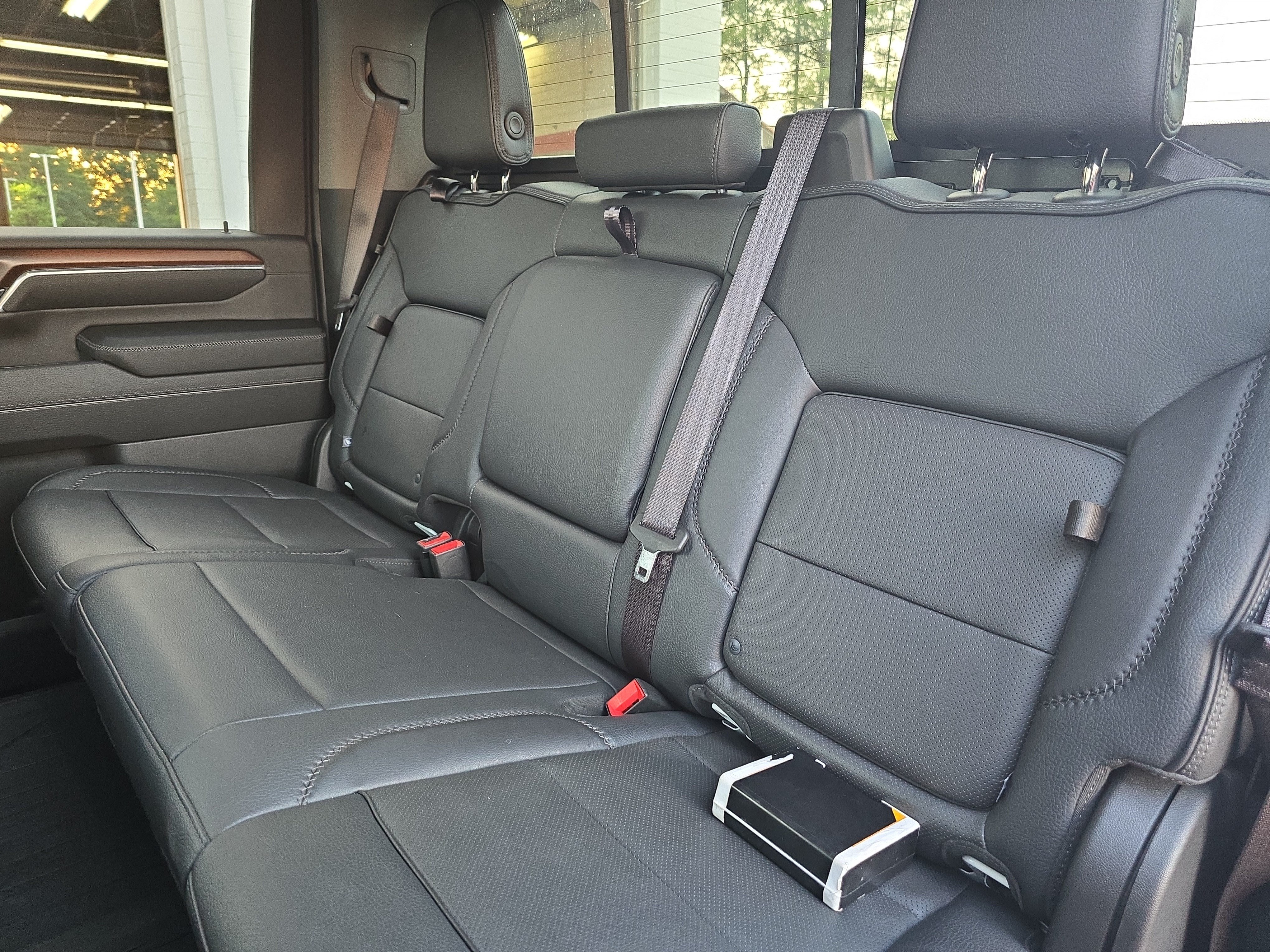 Used 2024 GMC Sierra 2500 Denali w/ Denali Reserve Package AWD/4WD image 13