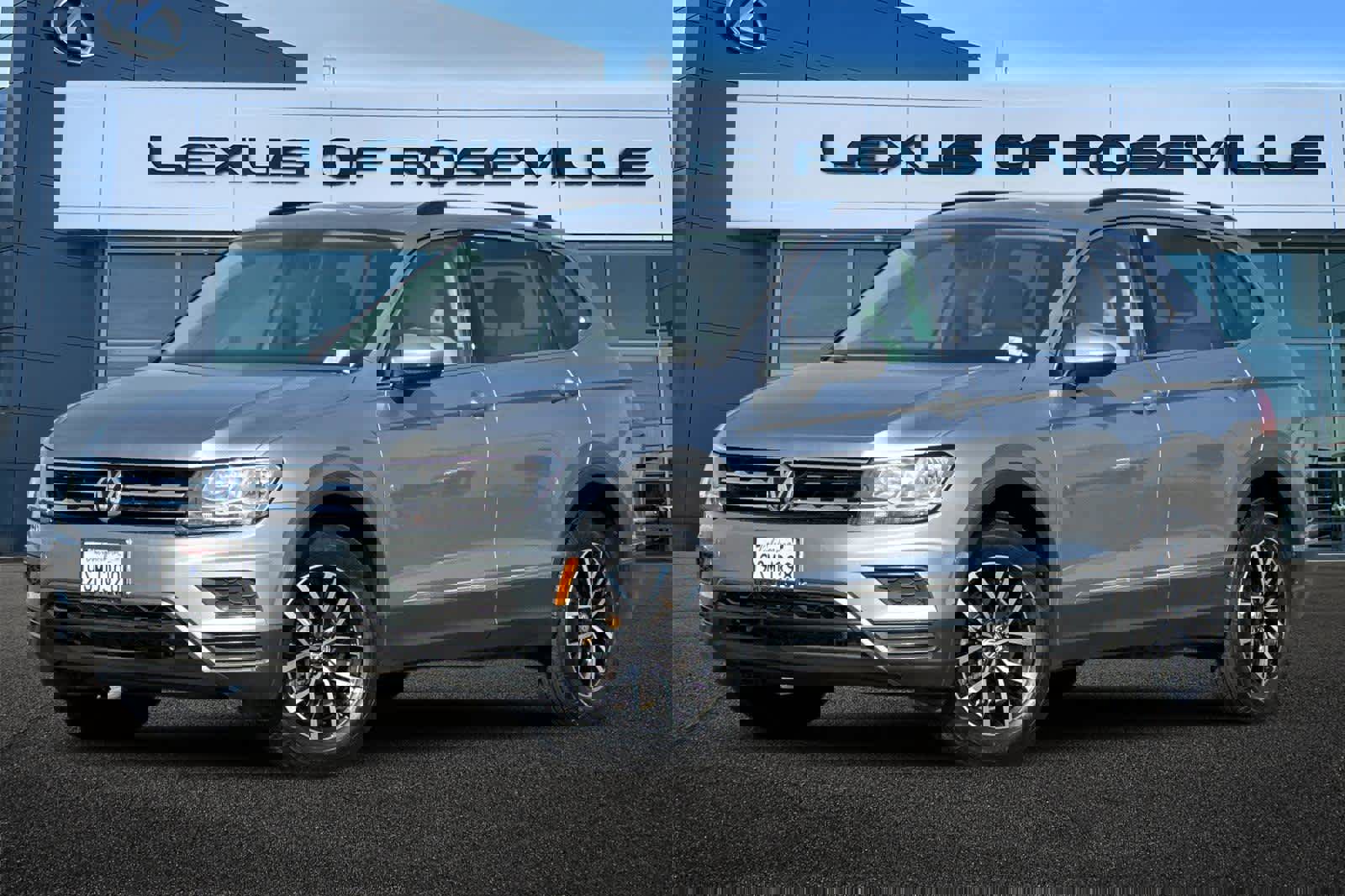 Used 2021 Volkswagen Tiguan SE w/ Panoramic Sunroof Package