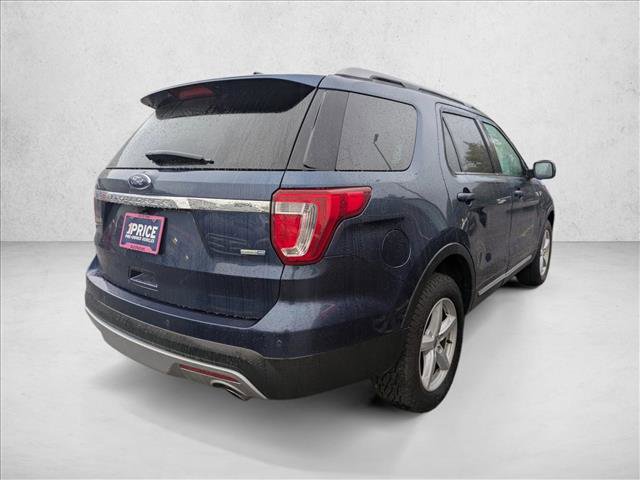 Used 2017 Ford Explorer XLT w/ Equipment Group 202A AWD/4WD image 4