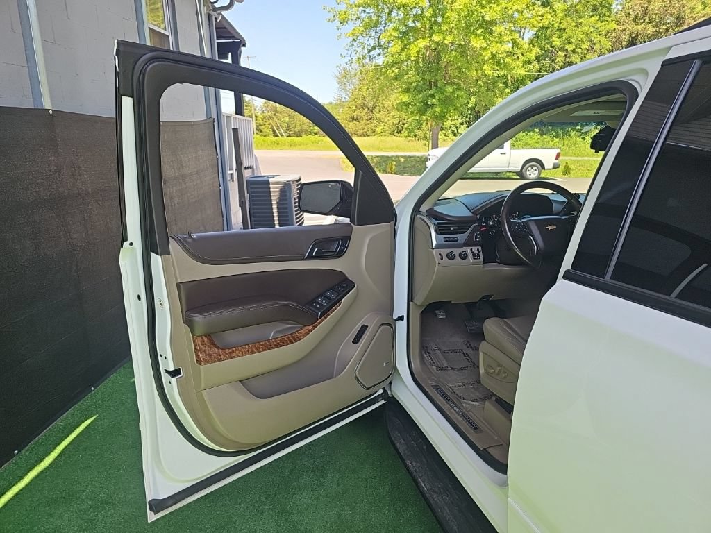 Used 2019 Chevrolet Tahoe Premier AWD/4WD image 24