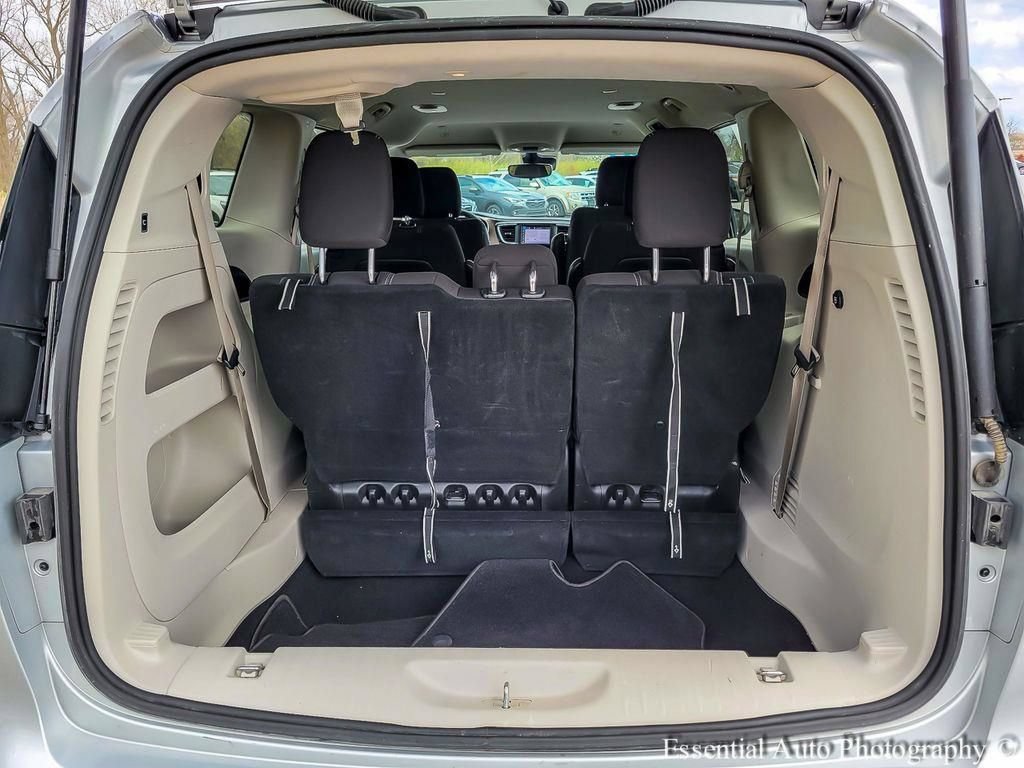 Used 2023 Chrysler Voyager LX FWD image 27