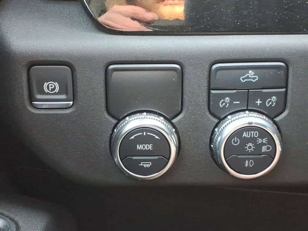 Used 2025 GMC Sierra 1500 Elevation w/ Preferred Package image 11