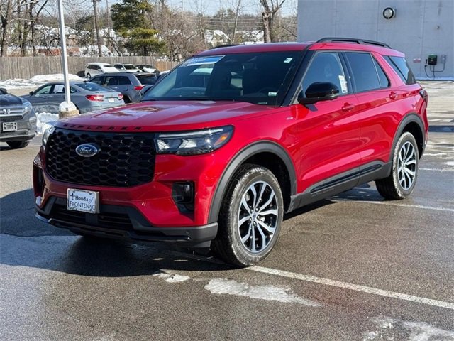 Used 2025 Ford Explorer ST-Line image 8