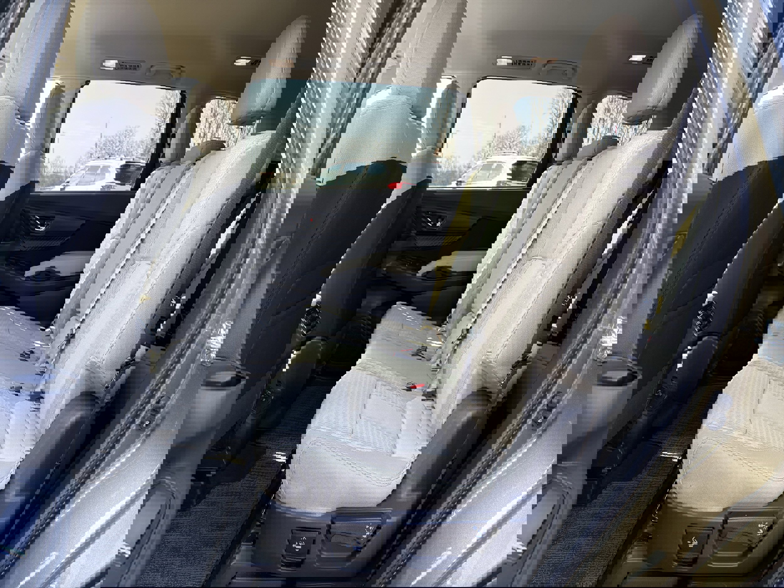 Used 2025 Subaru Ascent Premium image 32