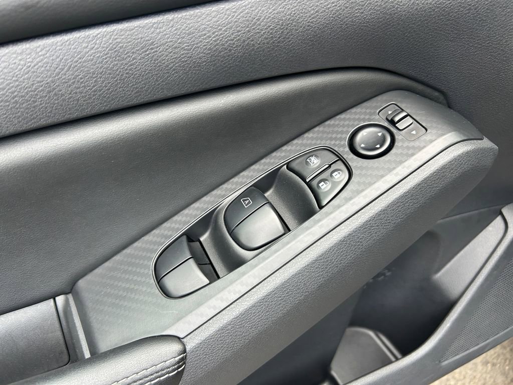 Used 2025 Nissan Altima 2.5 SV image 23