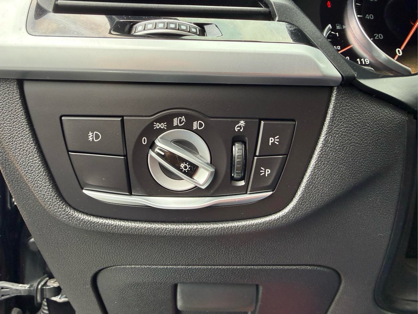 Used 2019 BMW X3 xDrive30i w/ Executive Package AWD/4WD image 25