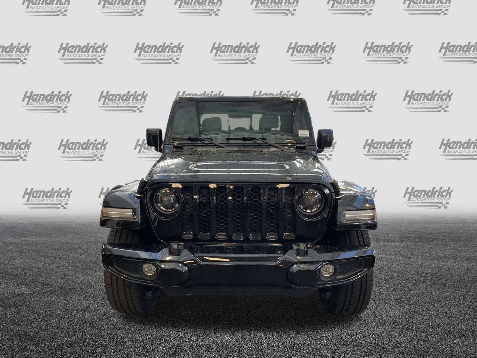 Used 2023 Jeep Gladiator Overland AWD/4WD image 3