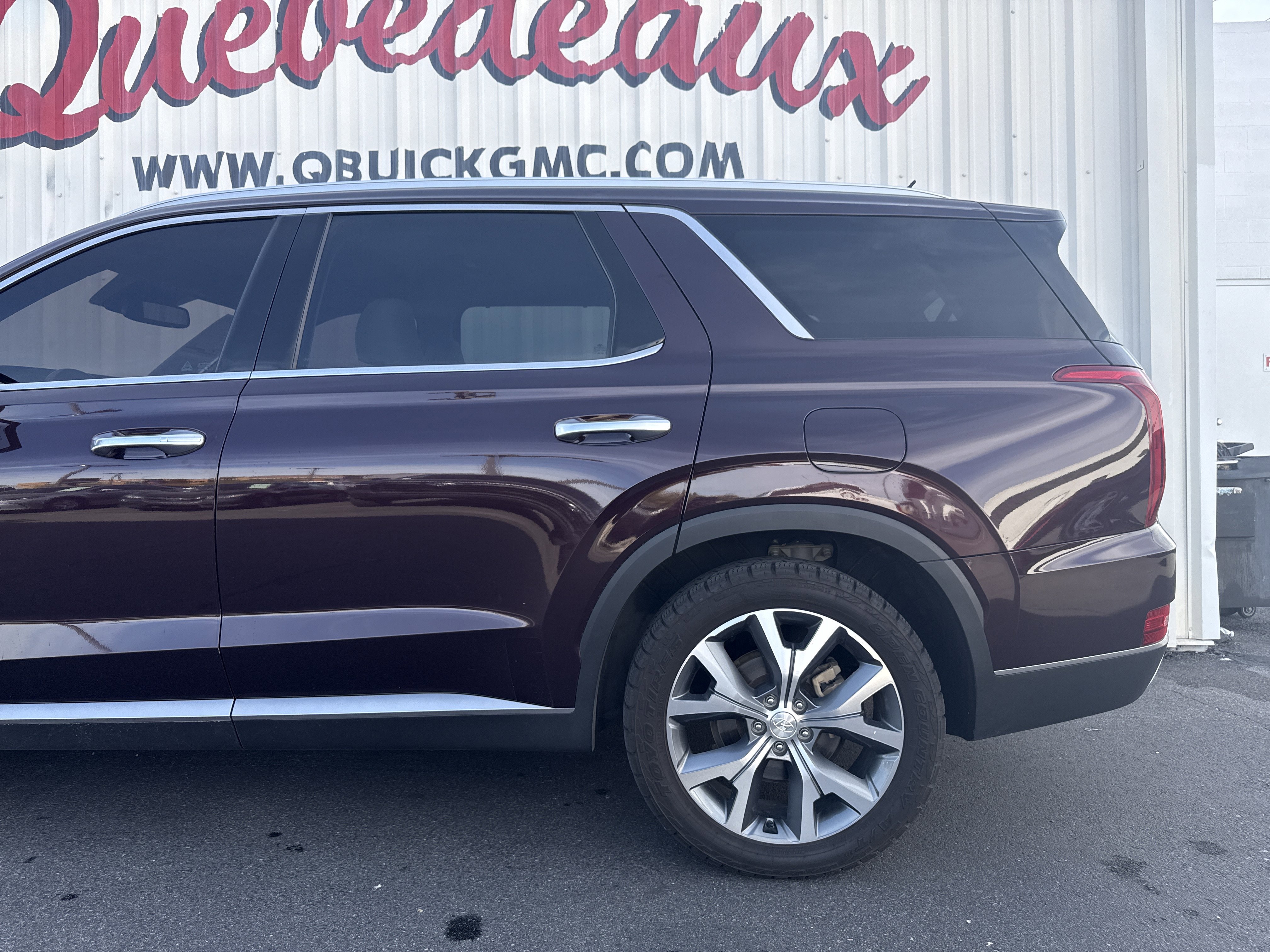 Used 2020 Hyundai Palisade SEL w/ Premium Package image 2