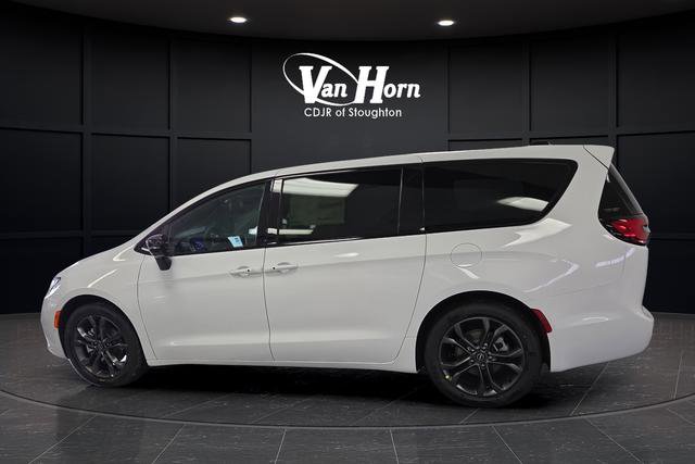New 2026 Chrysler Pacifica Select FWD image 14