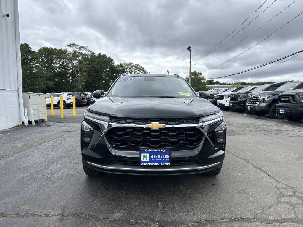 Used 2024 Chevrolet Trax LT w/ Driver Confidence Package FWD image 8