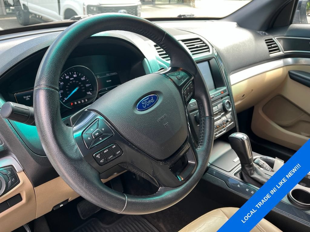 Used 2016 Ford Explorer XLT w/ Equipment Group 202A FWD image 11