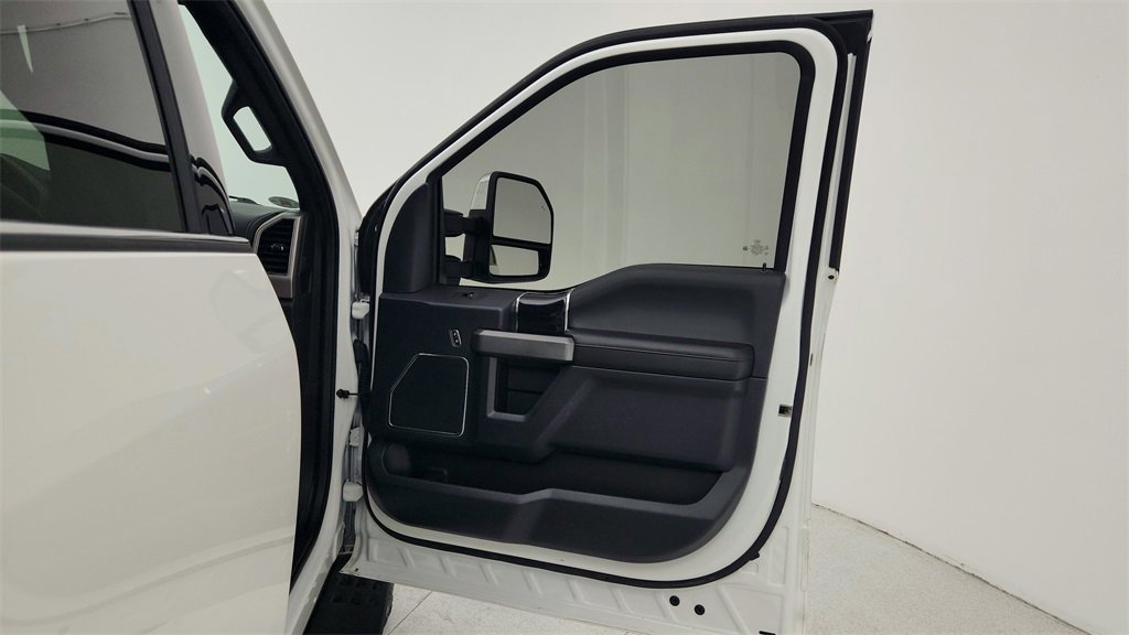 Used 2022 Ford F250 Platinum w/ Tremor Off-Road Package image 28