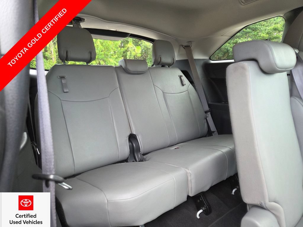 Certified 2025 Toyota Sienna XLE FWD image 19