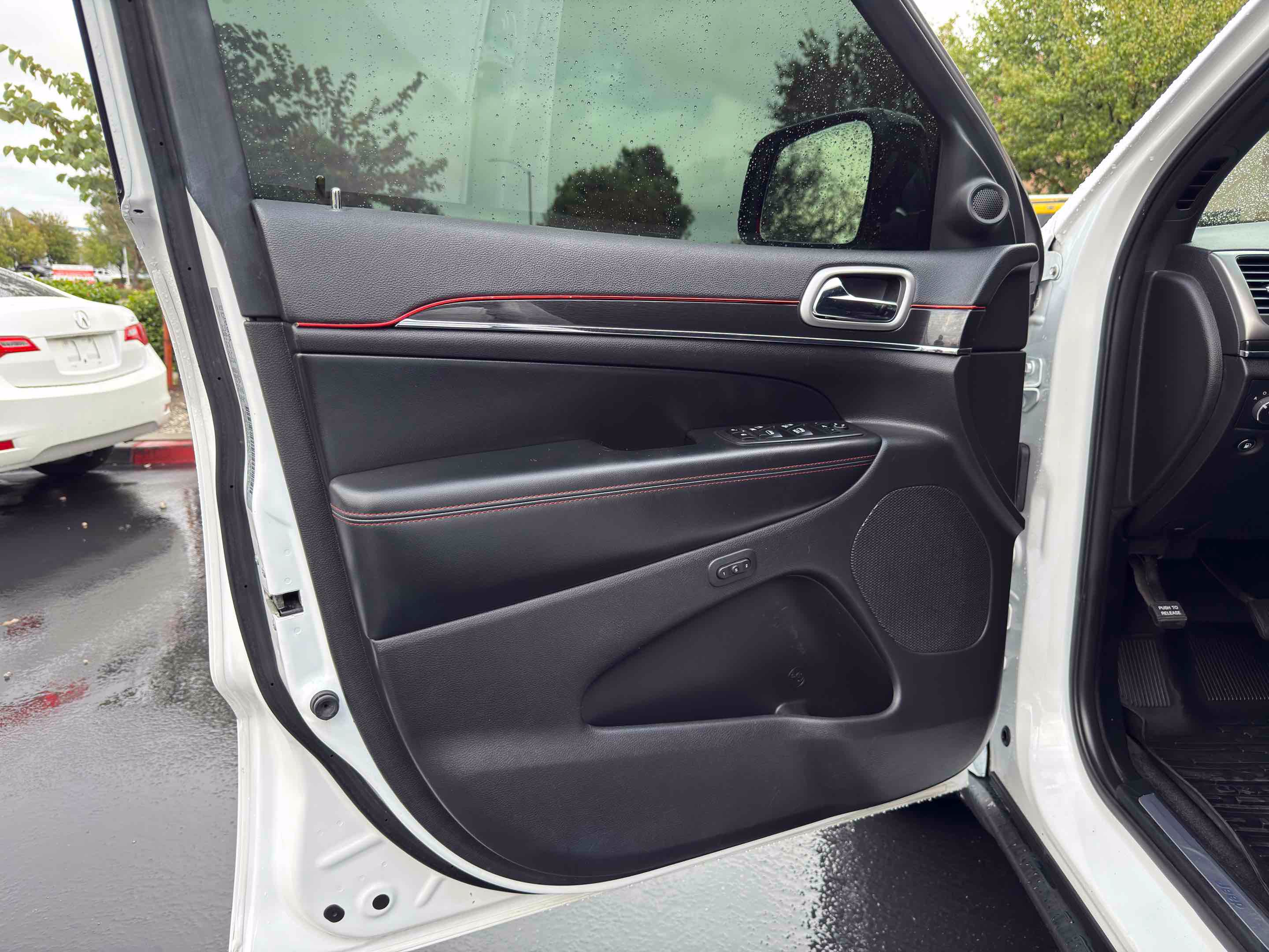 Used 2018 Jeep Grand Cherokee Trailhawk AWD/4WD image 35