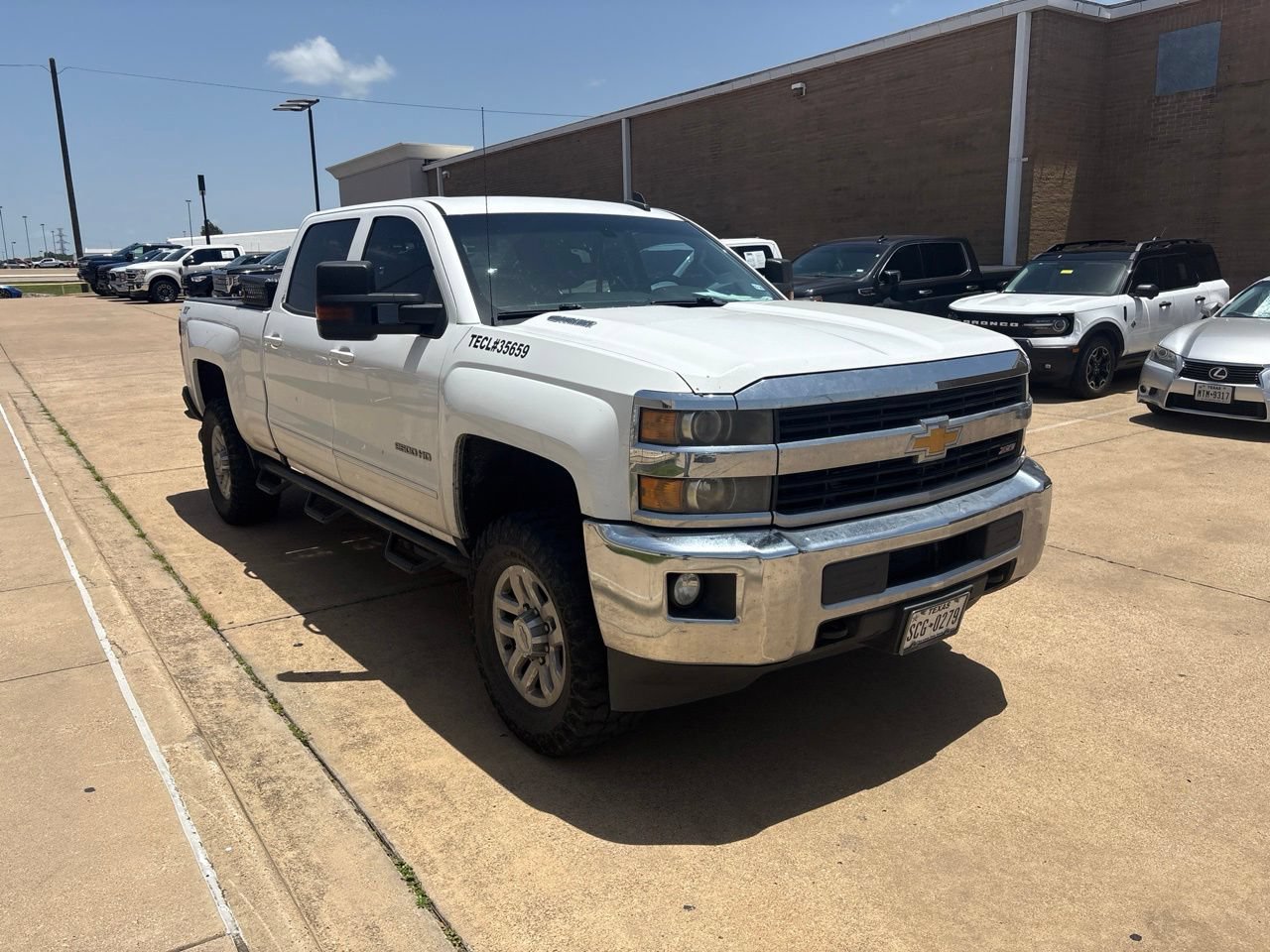 Used 2016 Chevrolet Silverado 2500 LT w/ Z71 Package, Off-Road AWD/4WD image 8