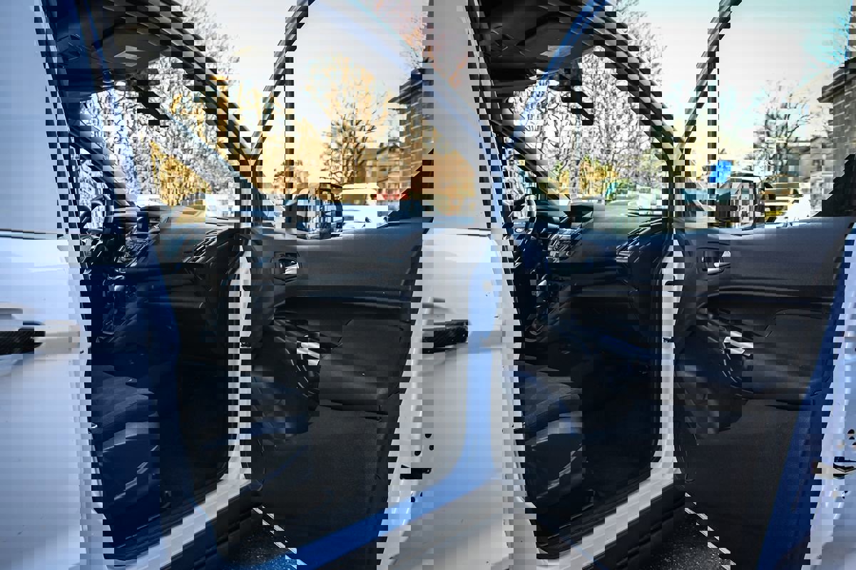 Used 2014 Ford Transit Connect XLT image 19