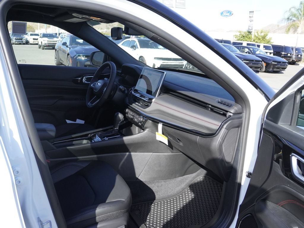 New 2026 Jeep Compass Trailhawk w/ Sun, Sound & Navigation Group AWD/4WD image 26