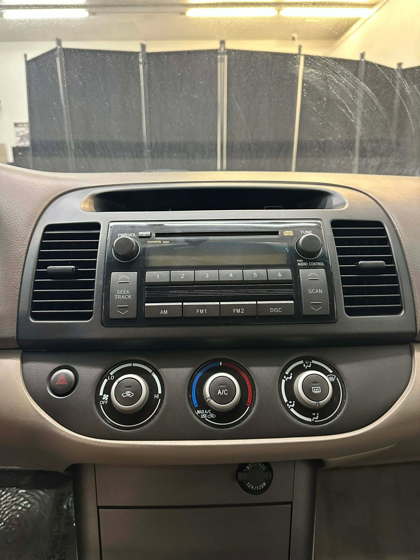 Used 2005 Toyota Camry LE image 42