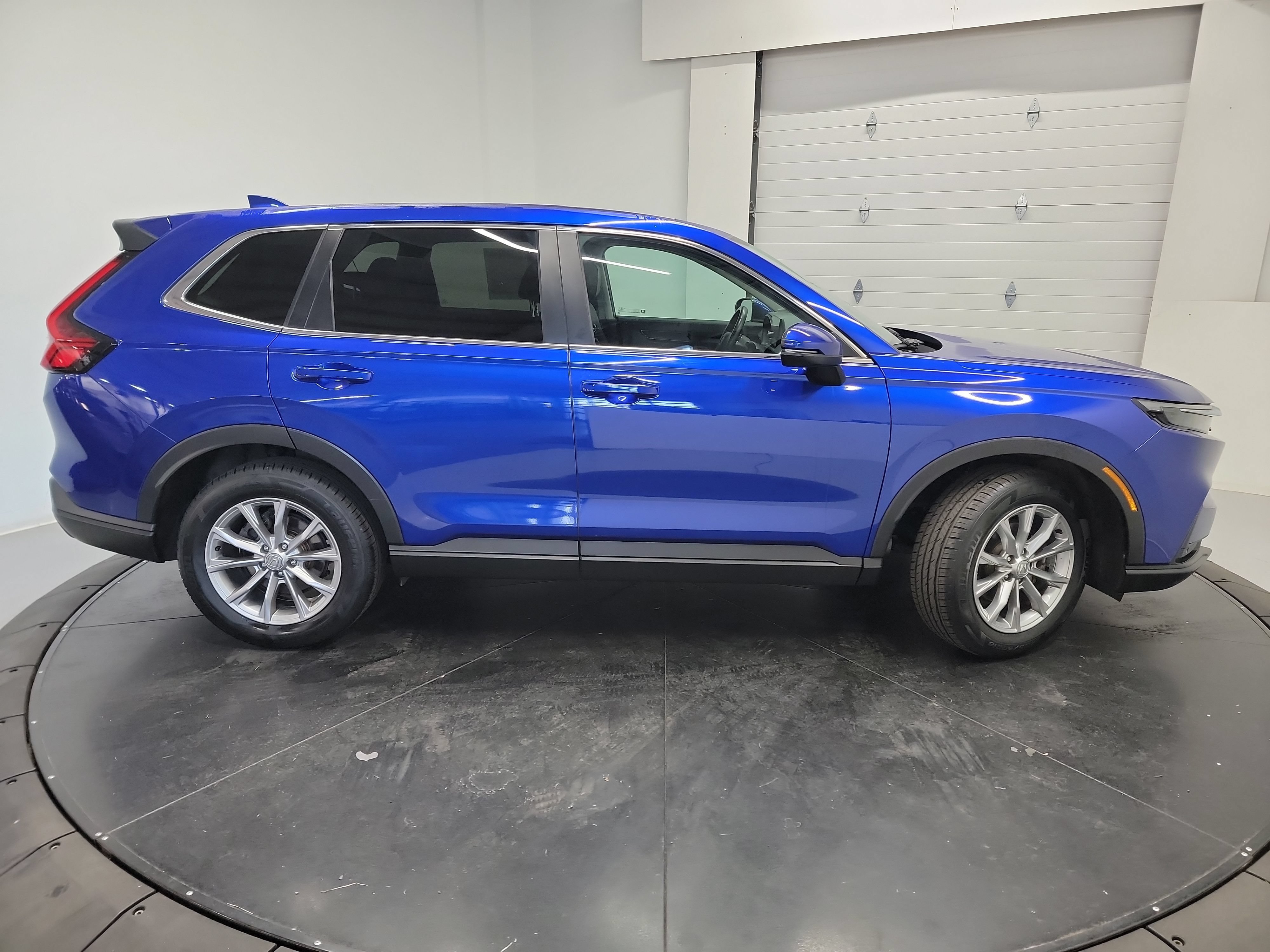 Used 2025 Honda CR-V EX-L image 11