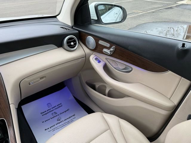 Used 2021 Mercedes-Benz GLC 300 4MATIC image 35