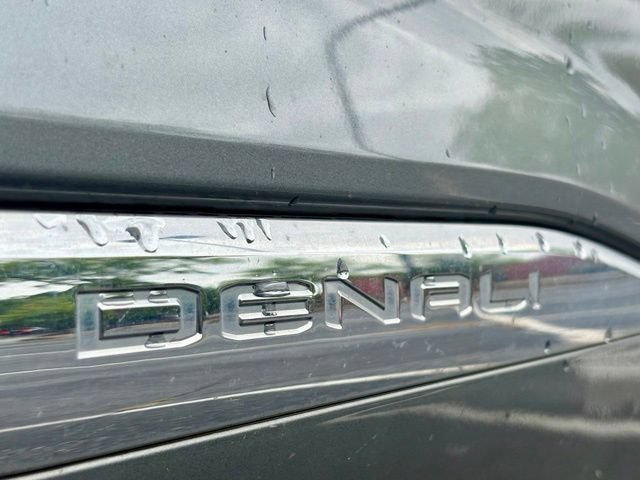Used 2023 GMC Acadia Denali w/ Denali Ultimate Package FWD image 16