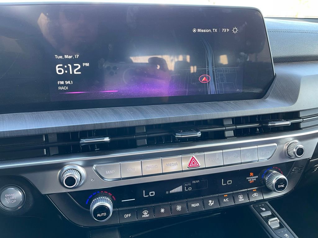 Used 2024 Kia Telluride EX w/ EX Captain's Chair Package image 8