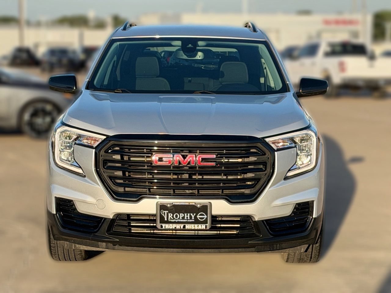 Used 2022 GMC Terrain SLE w/ Driver Convenience Package FWD image 5