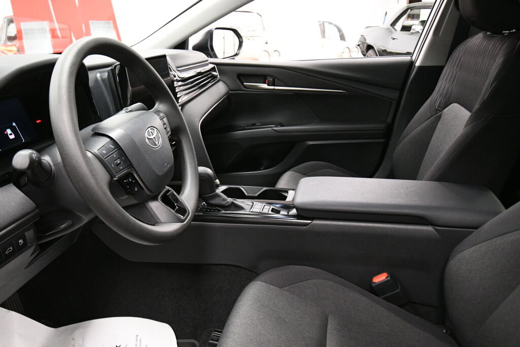 Certified 2025 Toyota Camry LE image 15