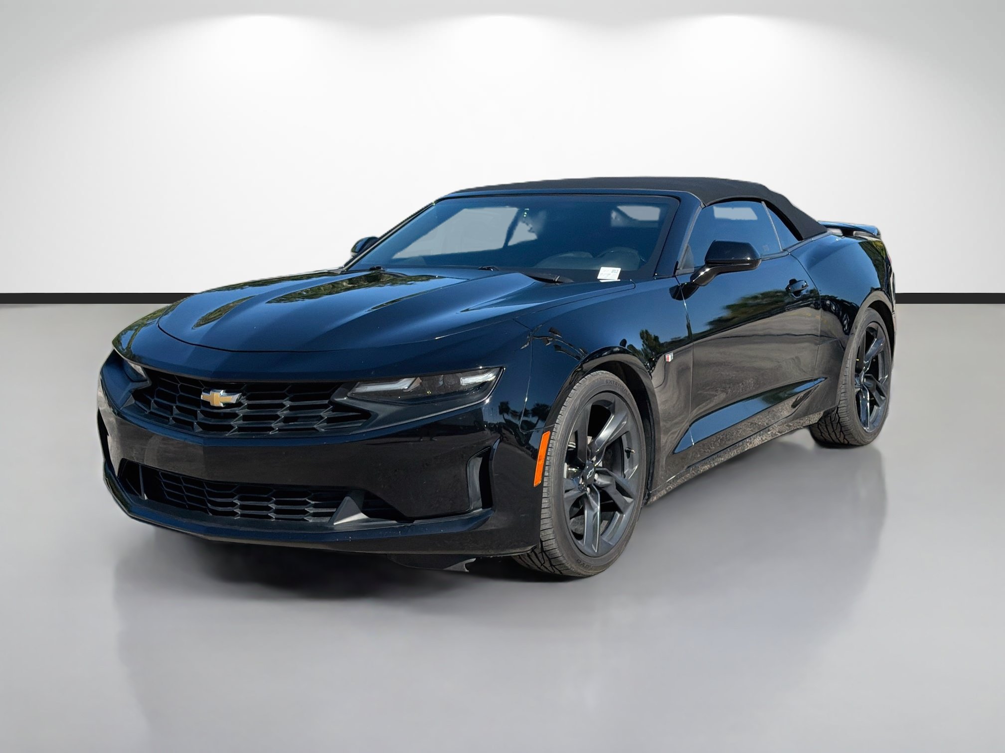 Used 2021 Chevrolet Camaro LT w/ Technology Package RWD image 7
