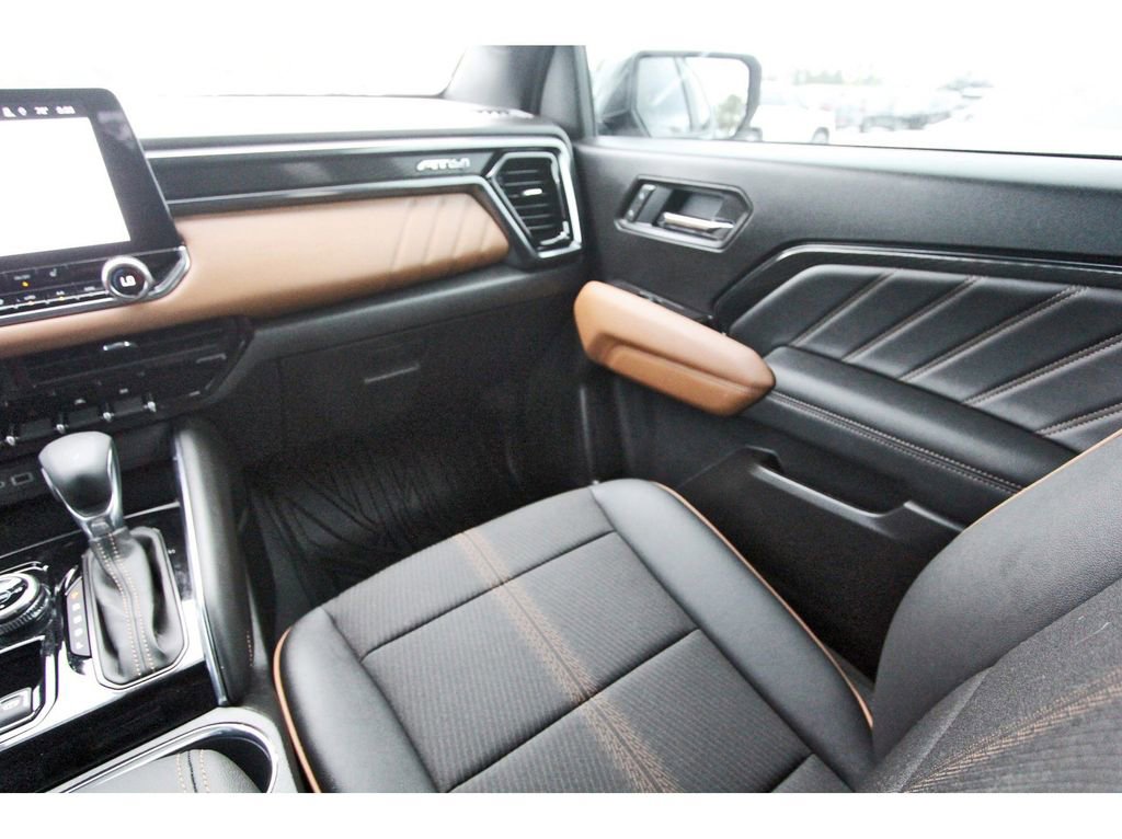 Used 2025 GMC Canyon AT4 image 13