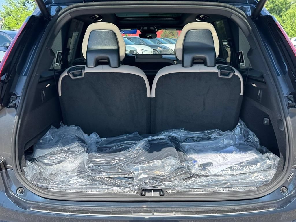 New 2026 Volvo XC90 T8 Plus w/ Protection Package AWD/4WD image 5