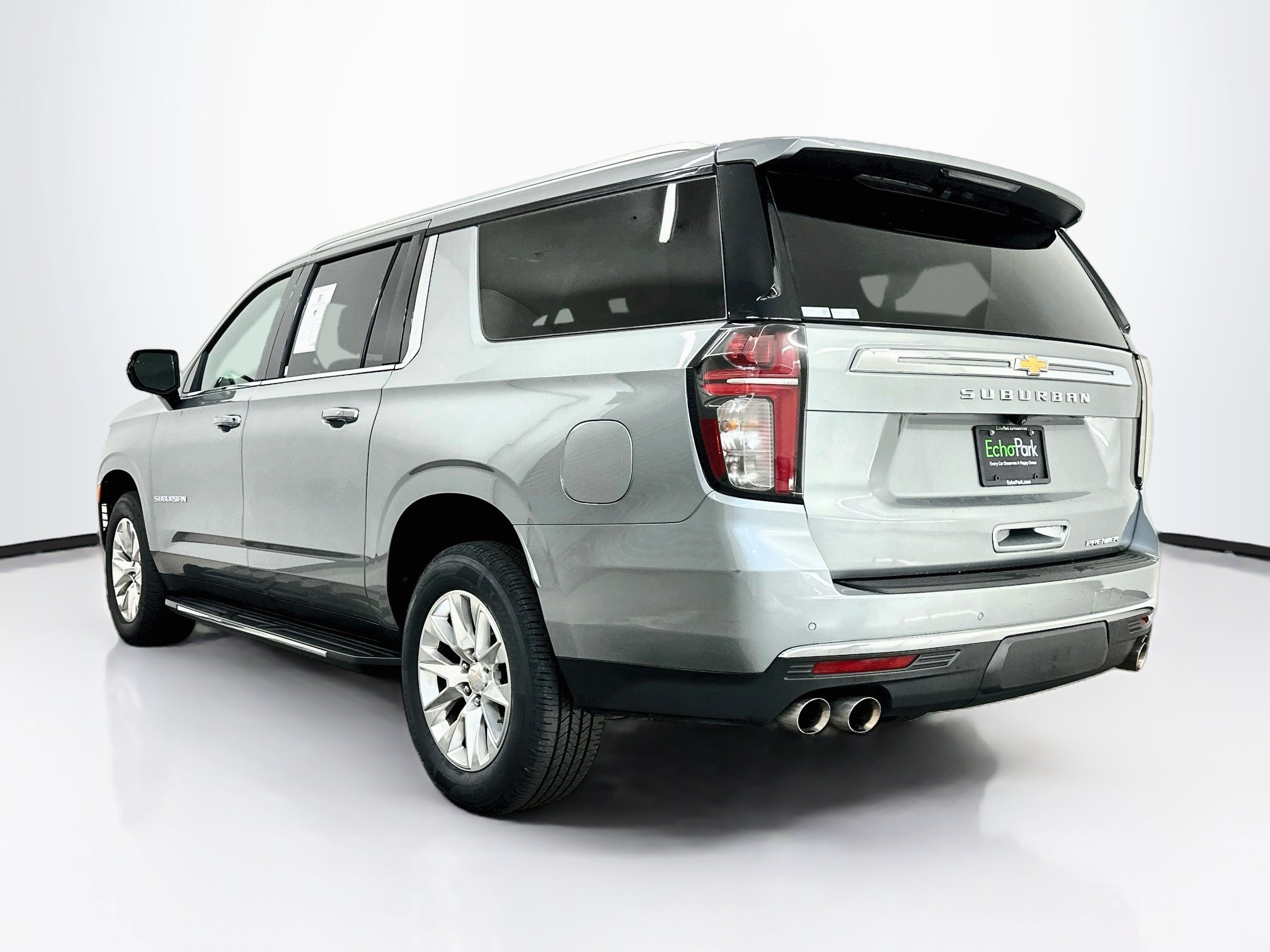Used 2023 Chevrolet Suburban Premier AWD/4WD image 5