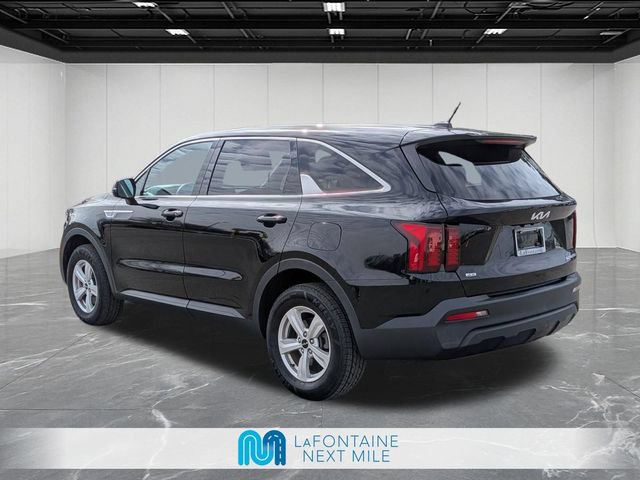 Used 2023 Kia Sorento LX AWD/4WD image 3