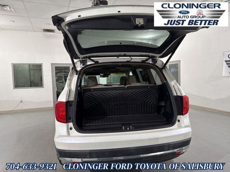 Used 2018 Honda Pilot Touring image 14