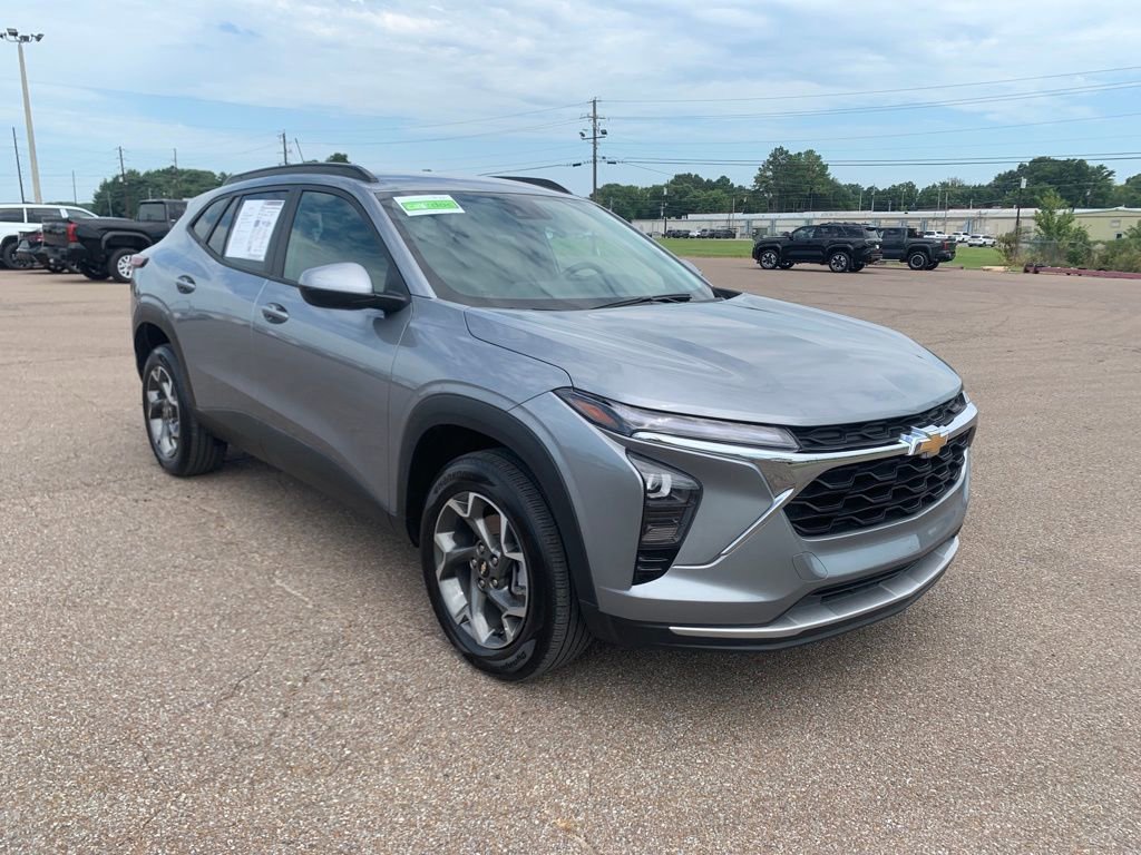 Used 2024 Chevrolet Trax LT