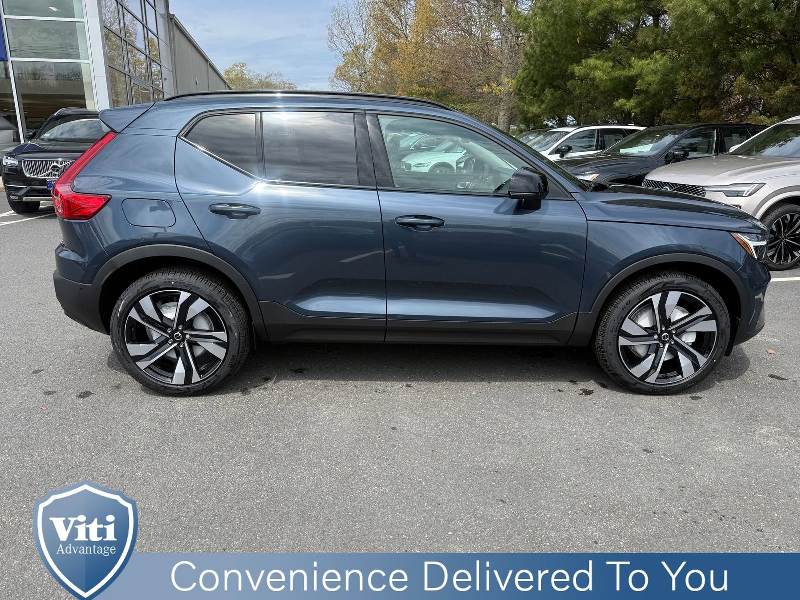 New 2026 Volvo XC40 B5 Plus w/ Protection Package Premier AWD/4WD image 9