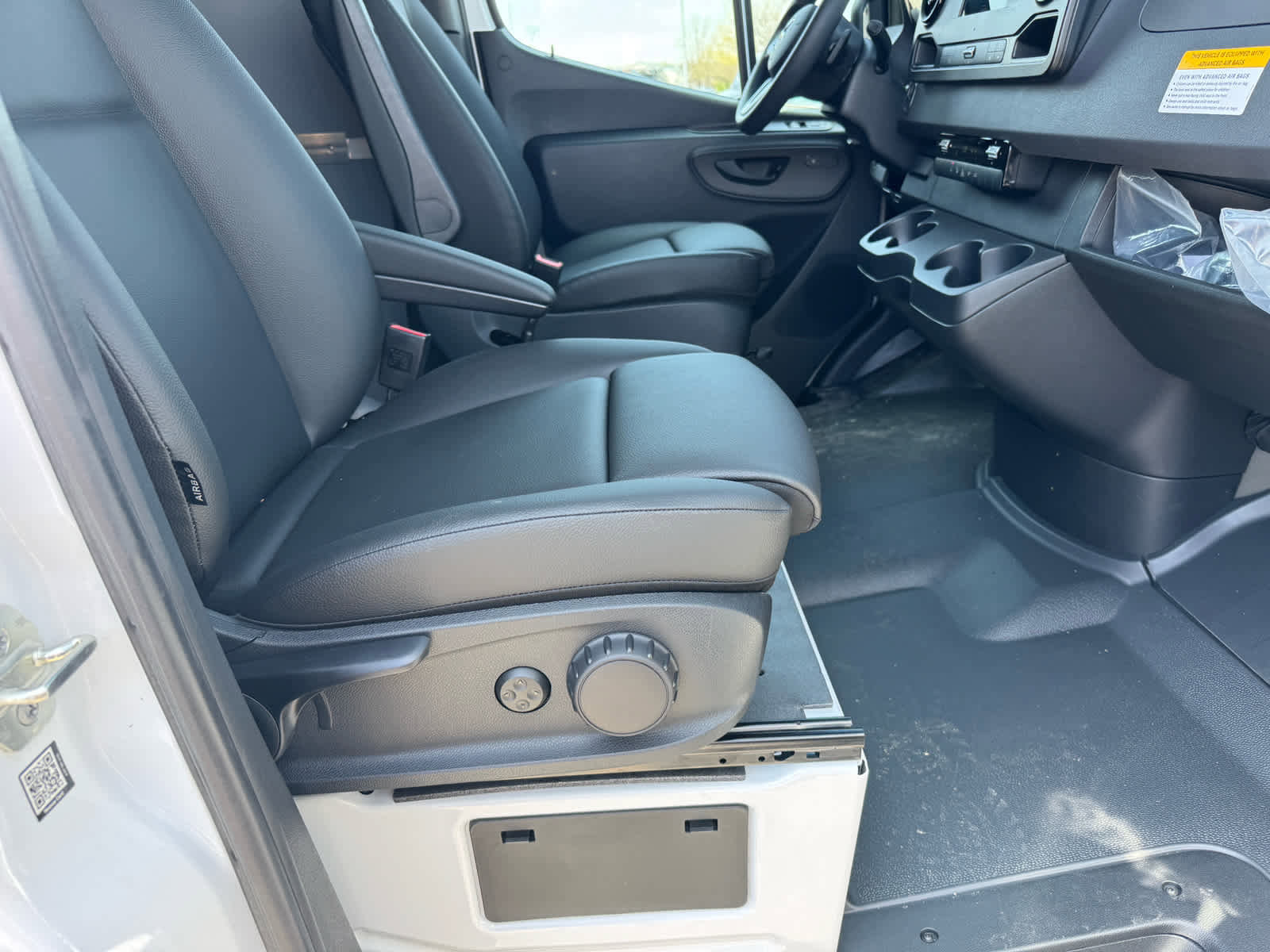 New 2024 Mercedes-Benz Sprinter 4500 image 13