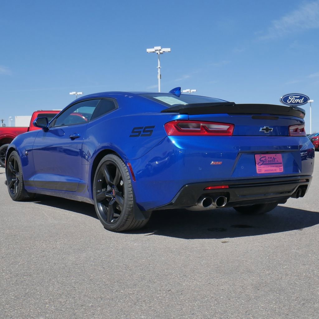 Used 2017 Chevrolet Camaro SS RWD image 5