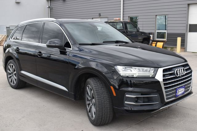 Used 2017 Audi Q7 3.0T Prestige AWD/4WD image 3