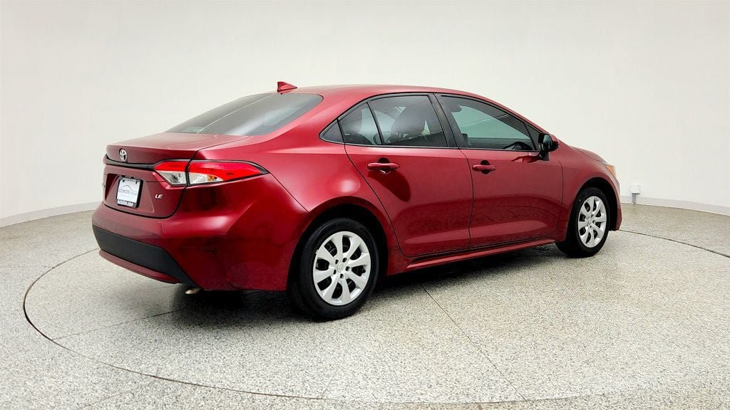 Used 2022 Toyota Corolla LE FWD image 5