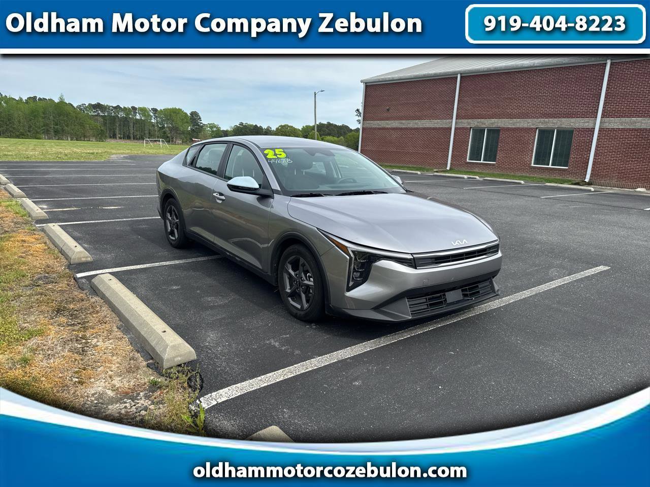 Used 2025 Kia K4 LXS image 1