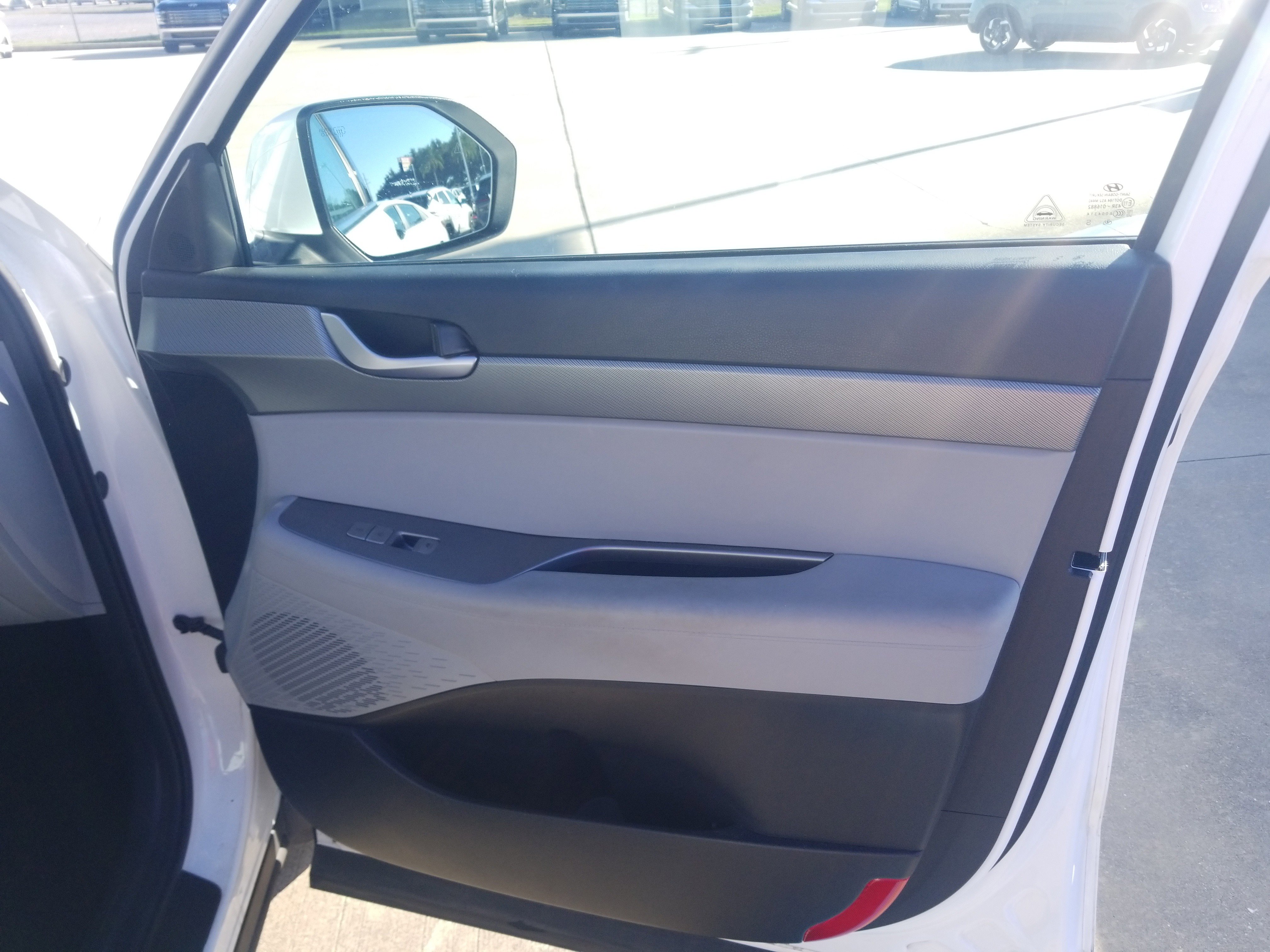 Used 2023 Hyundai Palisade SE w/ Cargo Package image 16