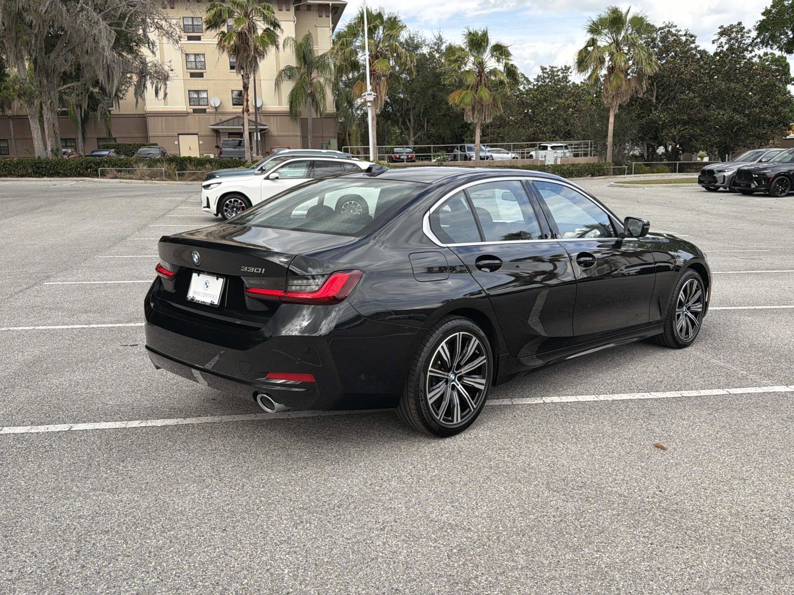 Certified 2025 BMW 330i Sedan RWD image 4