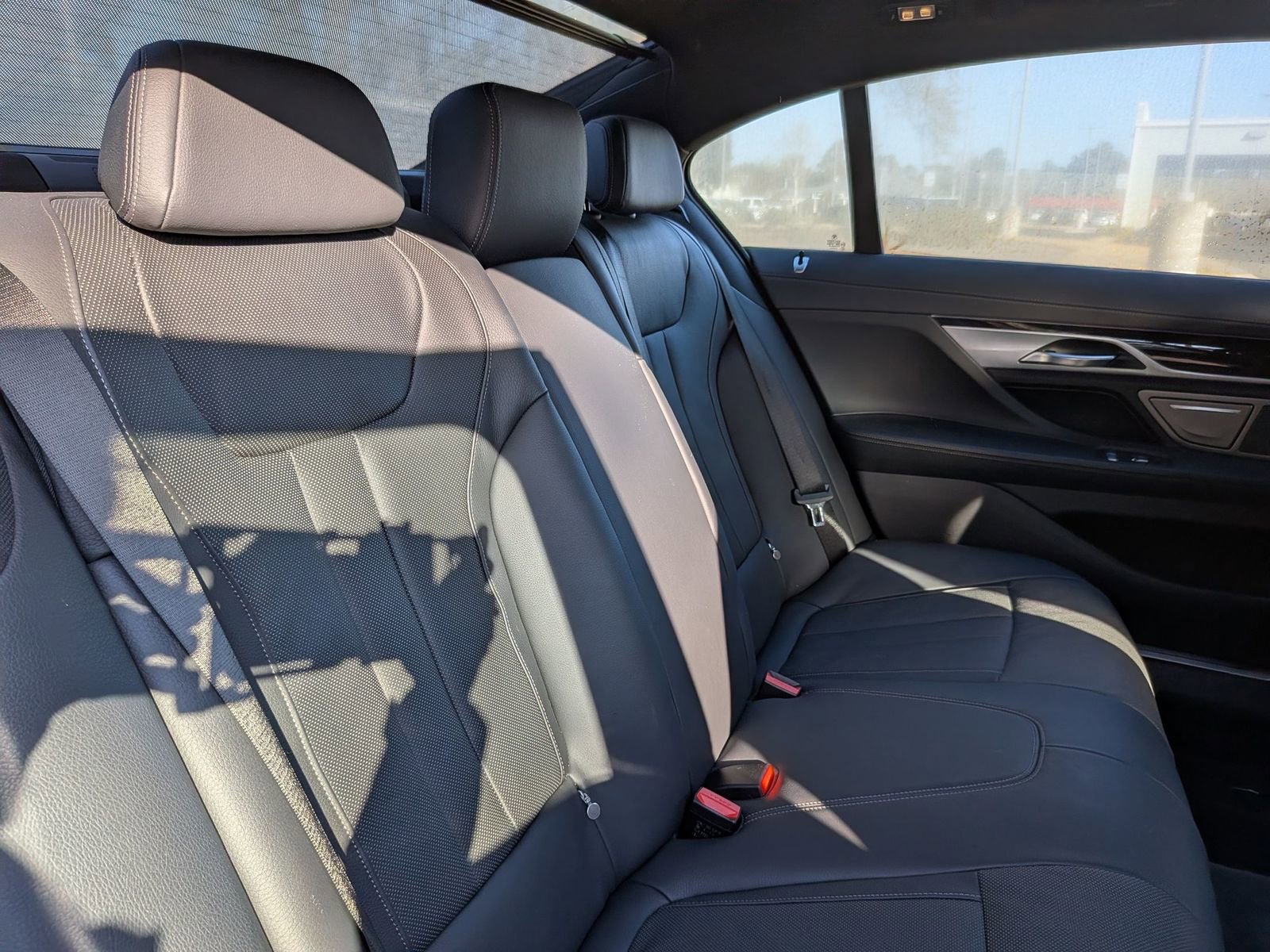 Used 2022 BMW 740i xDrive w/ M Sport Package image 35